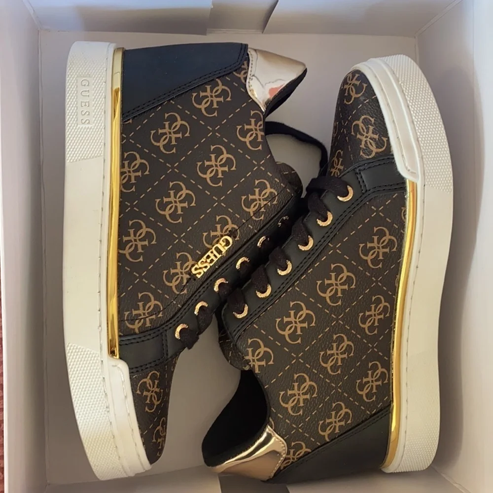 New GUESS Flowurs Logo-Debossed Wedge Sneakers SZ 8